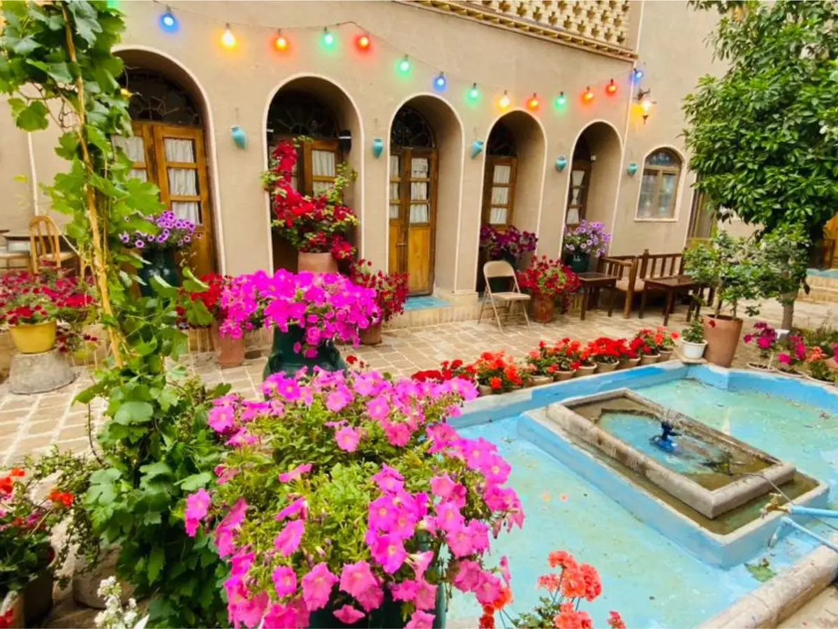 اقامتگاه سنتی صالحی 2 - واحد پنچ دری پایین