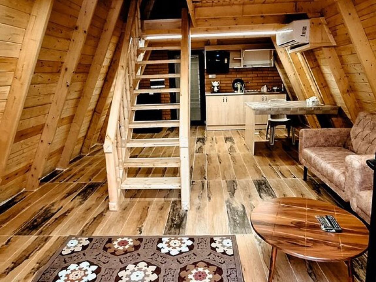 یک خوابه چوبی سوئیسی کاسپین ۲