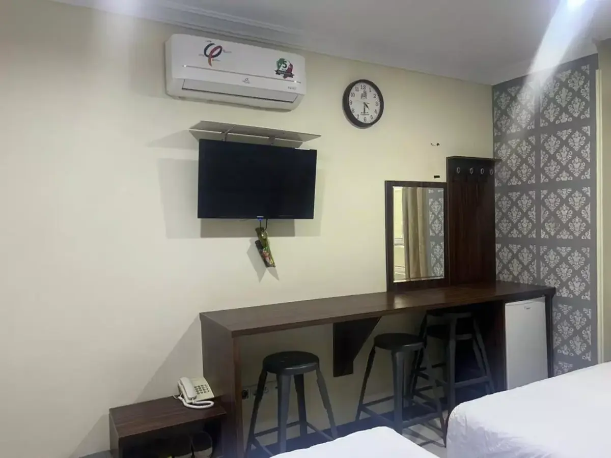 مسافرخانه نیکان مهر - واحد چهارتخته 206