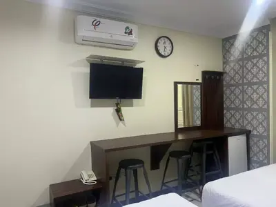 مسافرخانه نیکان مهر - واحد چهارتخته 206