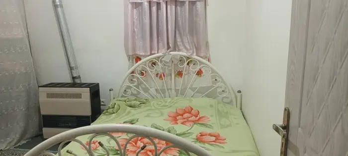 ویلا یک خوابه باغ درمیان