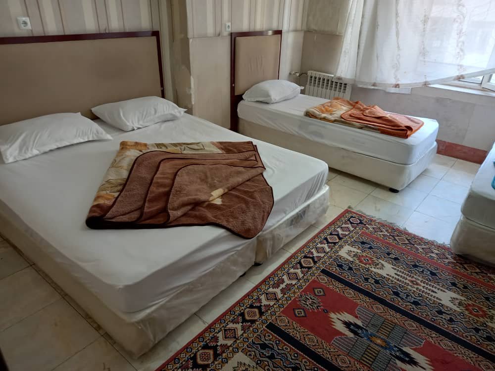 آراز - واحد چهارتخته ۴ میدان انقلاب