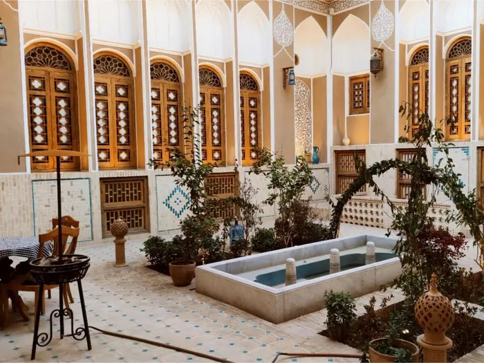 بوم گردی عزیز خان - واحد عزیز