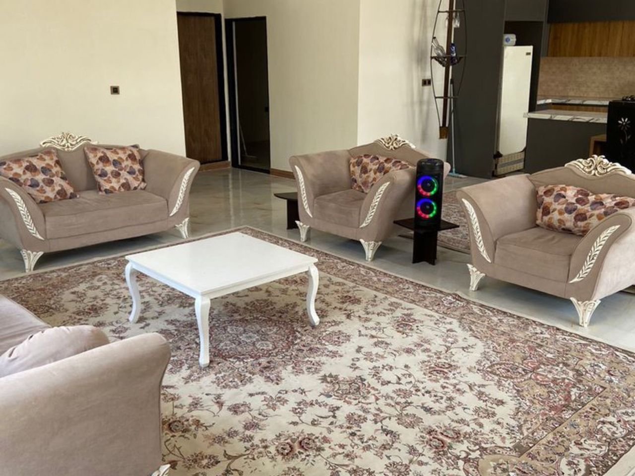 دوخوابه استخردار آبگرم شهرک پاییزان