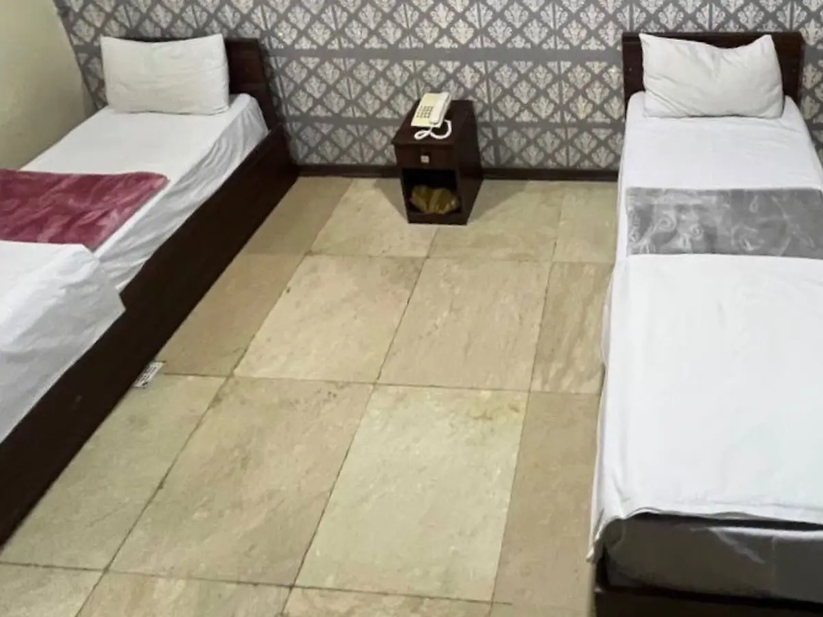 مسافرخانه نیکان مهر - واحد دوتخته 404