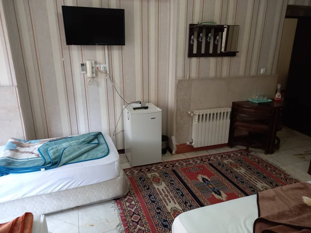 آراز - واحد چهارتخته ۴ میدان انقلاب