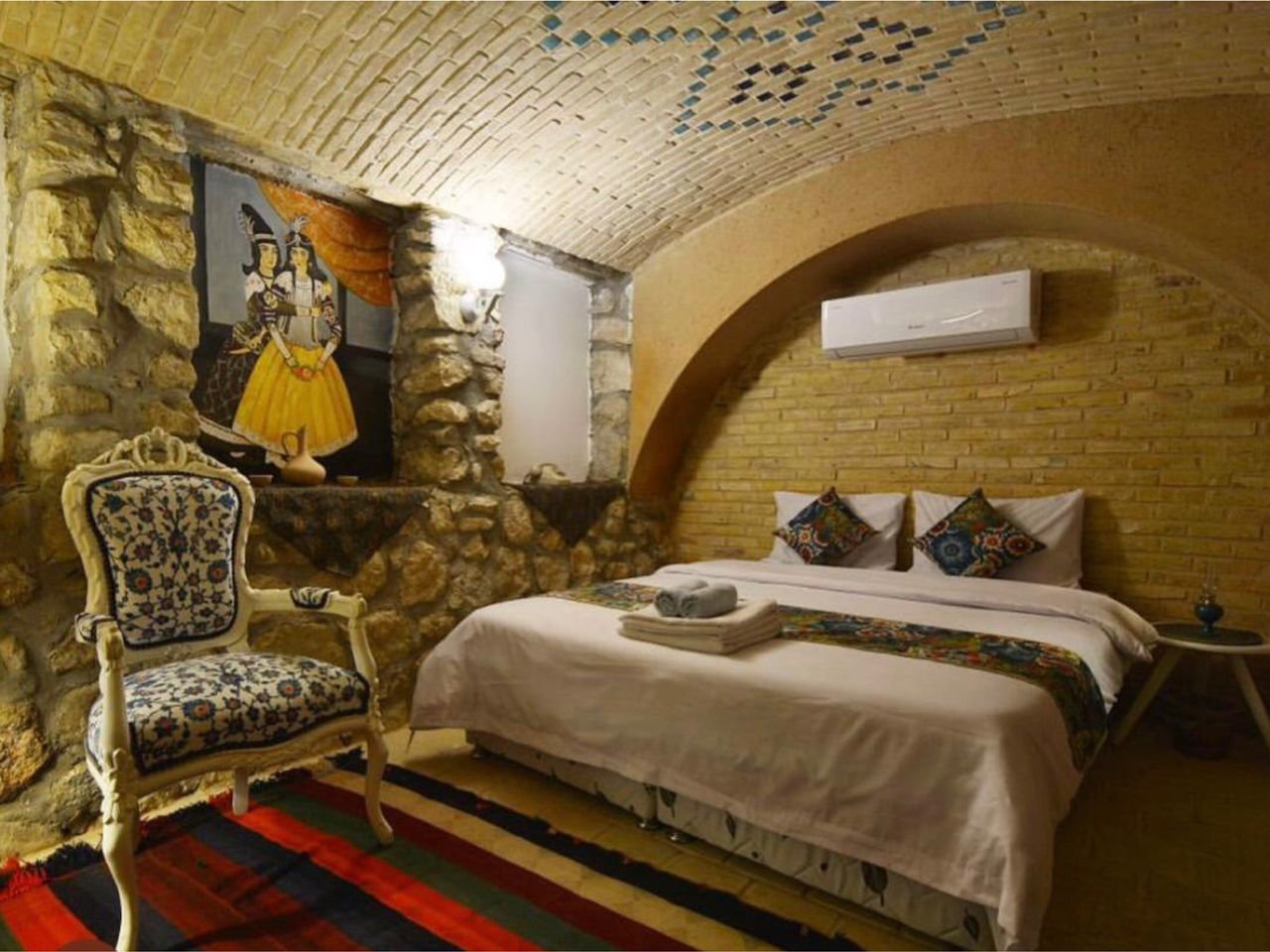 بوم گردی سرای همایونی - واحد ثریا