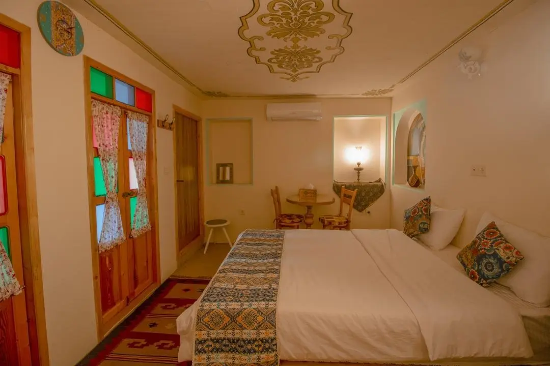 بوم گردی سرای همایونی - واحد سیمین