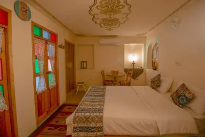 بومگردی سرای همایونی - واحد سیمین