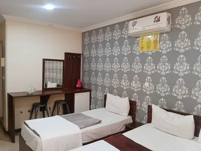 مسافرخانه نیکان مهر - واحد سه تخته 305