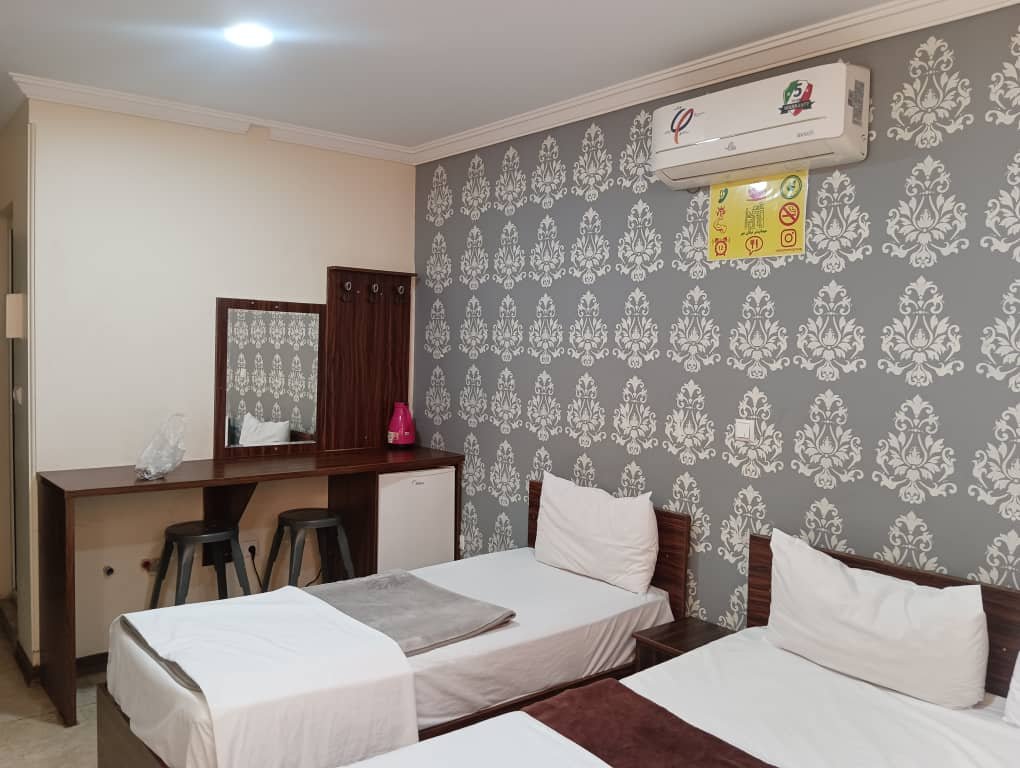 مسافرخانه نیکان مهر - واحد سه تخته 305