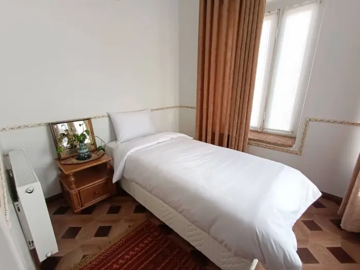 اقامتگاه سنتی دوخوابه اصالت واحد باغ نشین