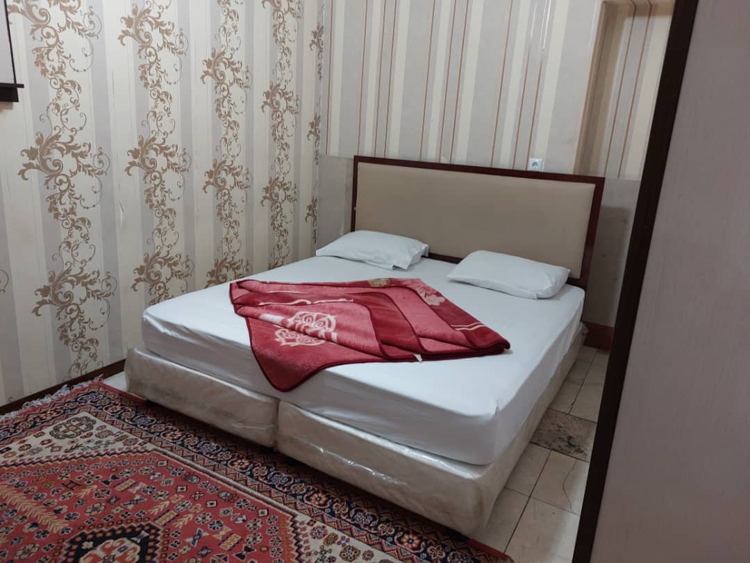 آراز - واحد دوتخته 5 میدان انقلاب