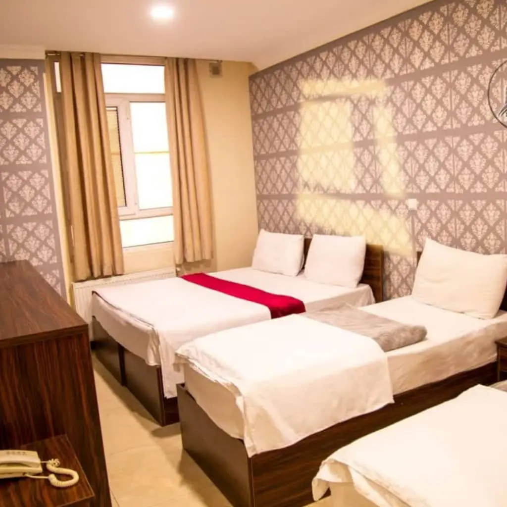 مسافرخانه نیکان مهر - واحد چهارتخته 308