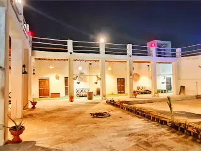 بومگردی چیرا - واحد ساحل