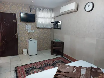 مسافرخانه آراز - واحد دوتخته 1 میدان انقلاب