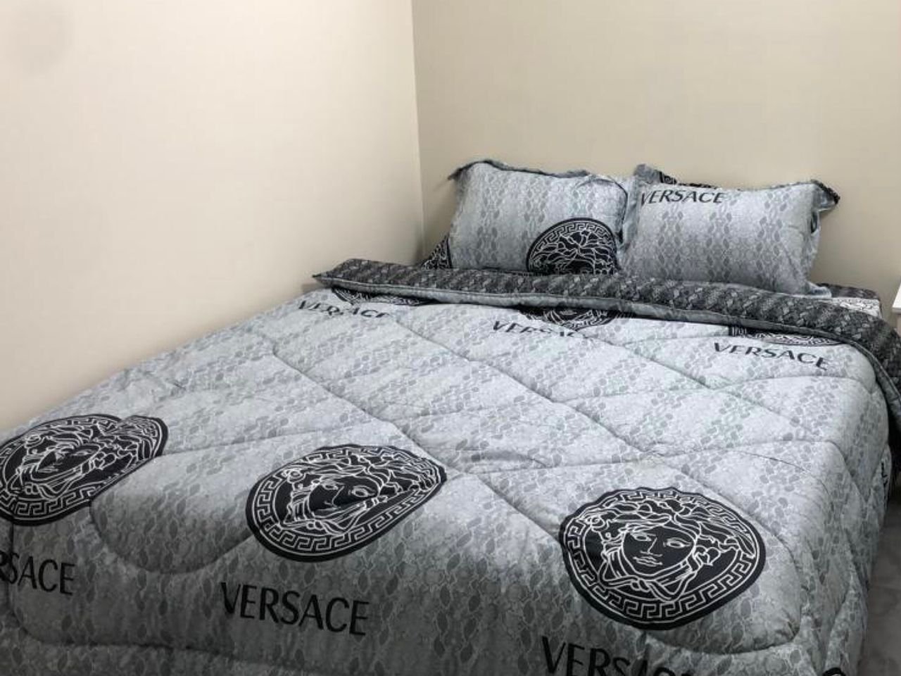 فلت روانمهر 10 انقلاب