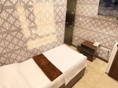 مسافرخانه نیکان مهر- واحد یک تخته 102