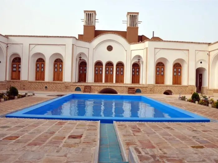 اقامتگاه سنتی افصح الدوله خانه قجری - واحد سرداب ماهتاب