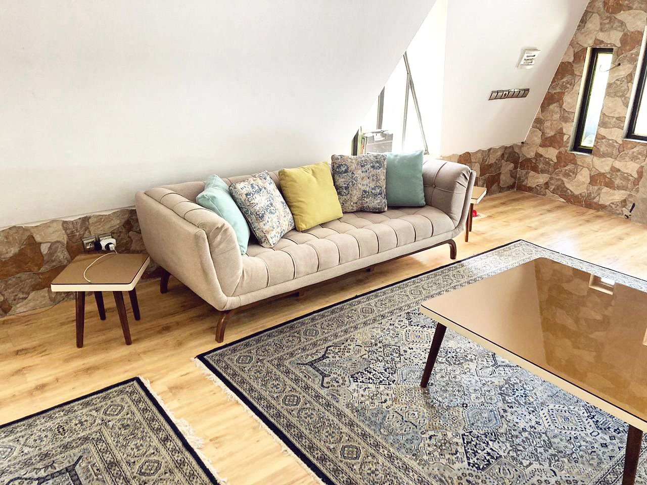 دوخوابه سروستان 212