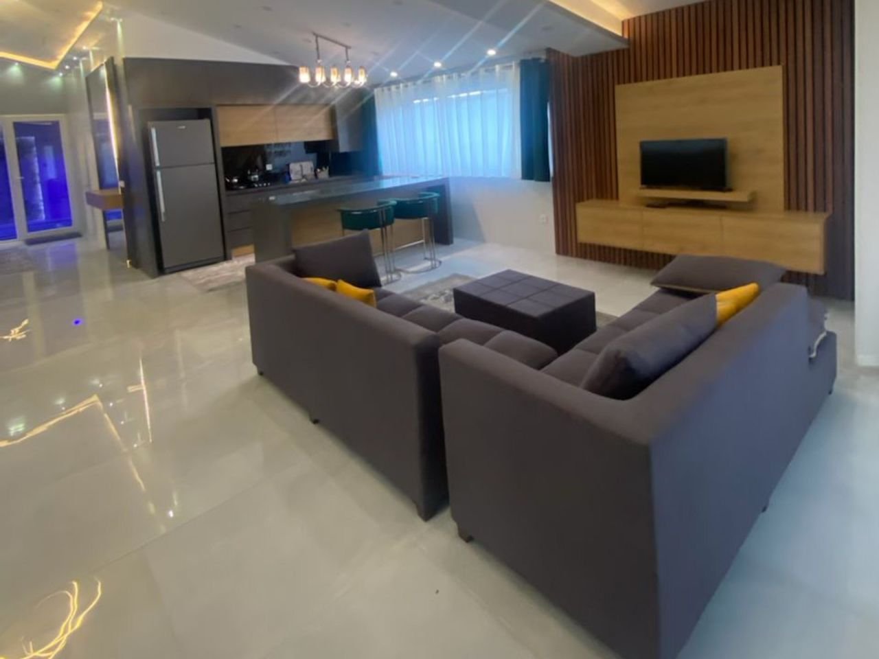 ویلا دوخوابه استخردار آبگرم آتلیه ناب