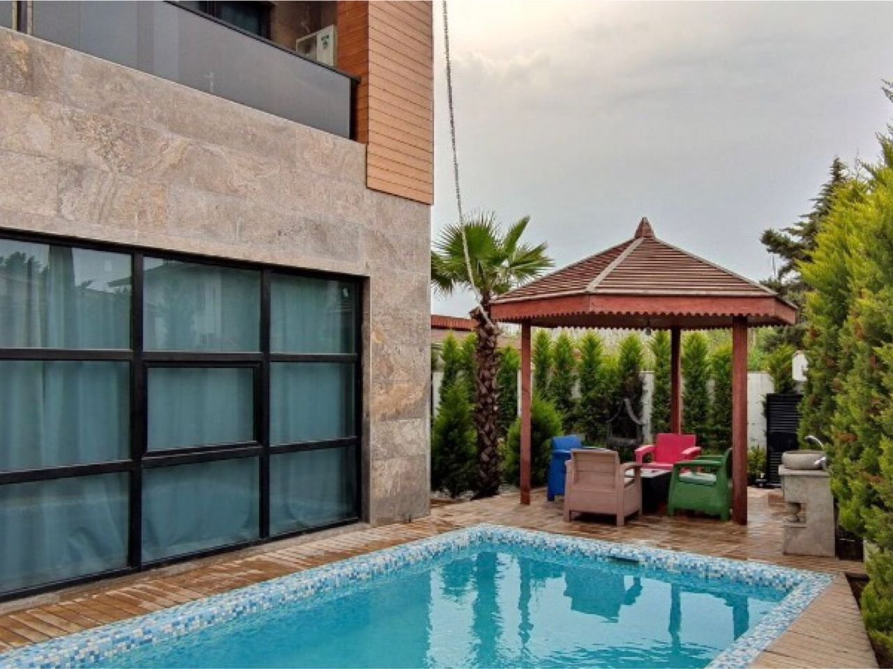 ویلا پنج خوابه استخردار آبگرم حمید