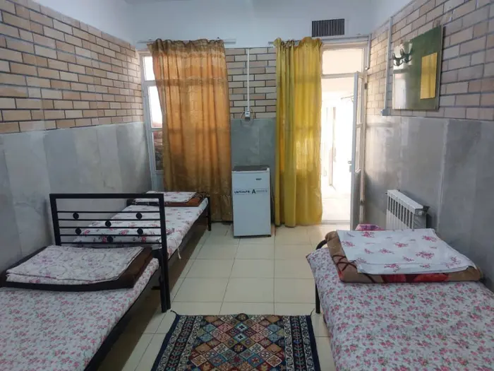 هاستل نادر - واحد پنج تخته 5 ناصرخسرو