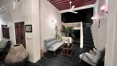 بومگردی پنج خوابه ساحلی استخردار نخلستون