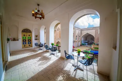 سوئیت سه تخت تو بیرونی