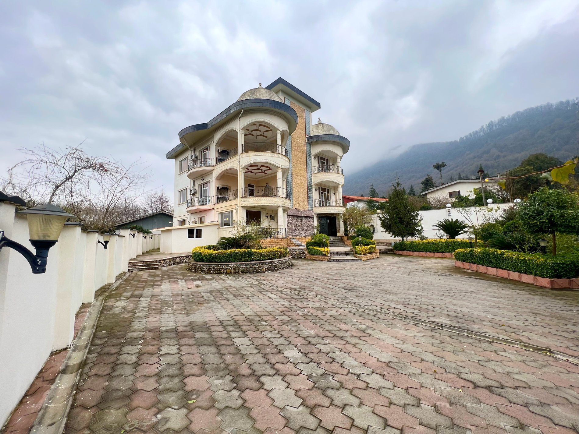 فلت شاهنشین چوبی