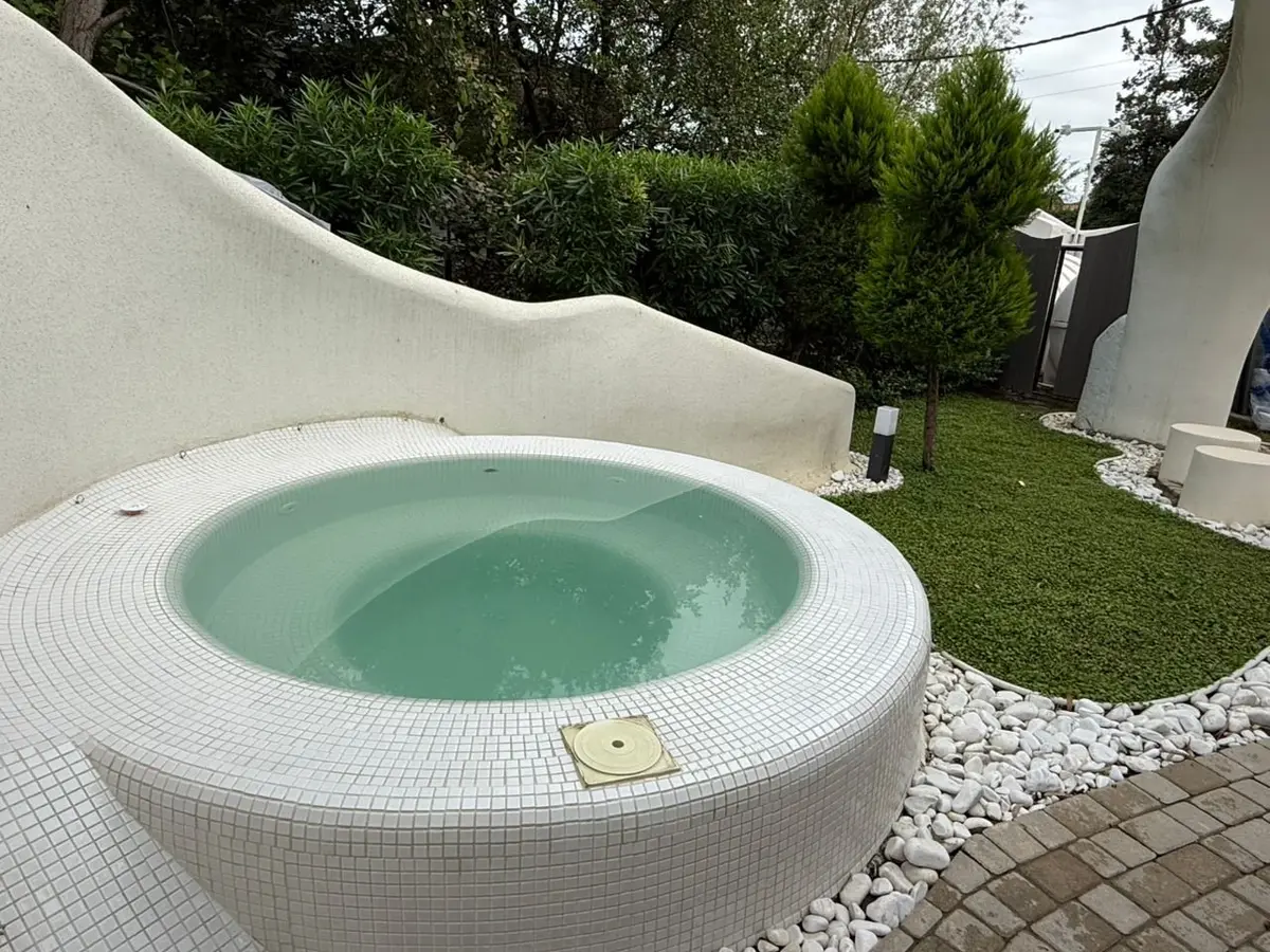 ویلا بوتیک هتل جان دوخوابه جکوزی دار پائیز