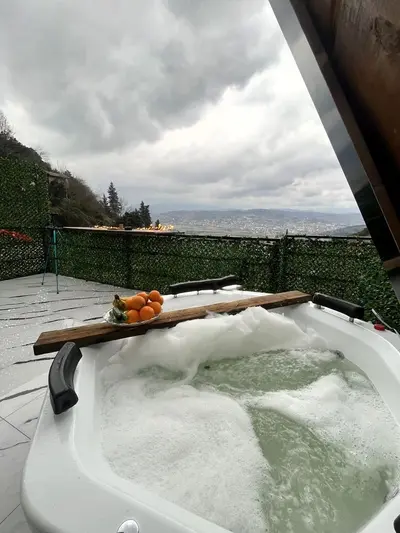 کلبه دوخوابه جکوزی دار کارادایی