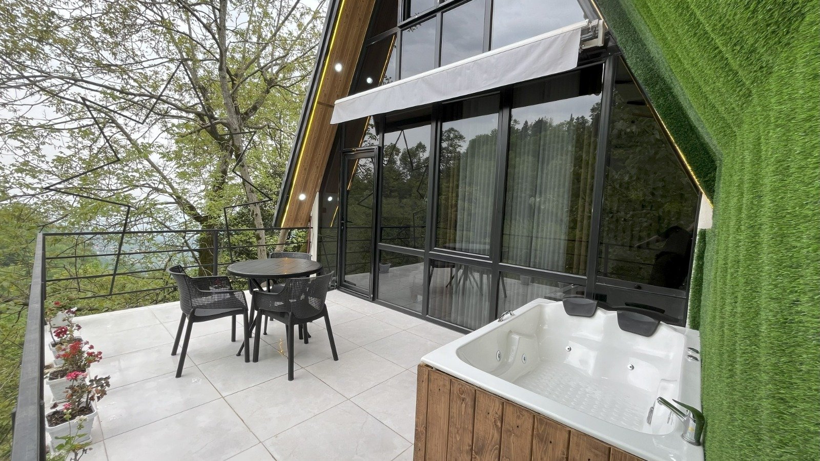 یک خوابه جکوزی دار تیتک