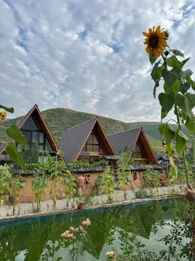 کلبه جکوزی دار دوخوابه سوئیسی پالونیا واحد لیلیوم