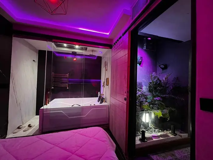 آپارتمان یک خوابه استخردار آبگرم سی دستگاه پونک