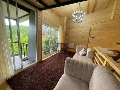 کلبه دوخوابه جنگلی سکویا