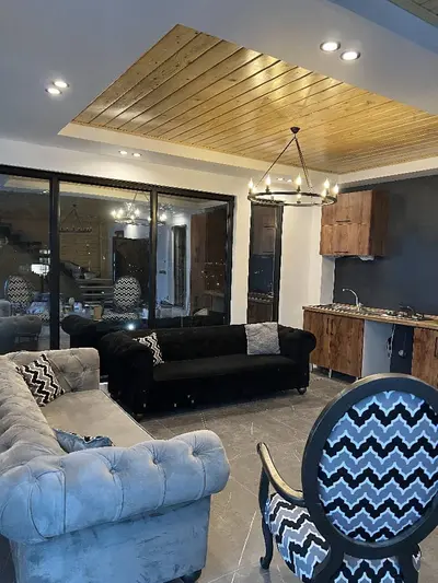 کلبه سه خوابه سوئیسی استخردار آبگرم گریفین