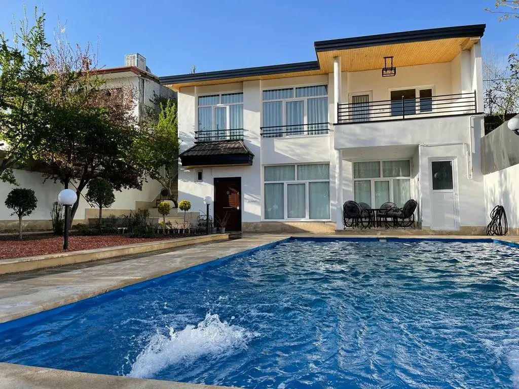 ویلا چهارخوابه استخردار آبگرم چناربان