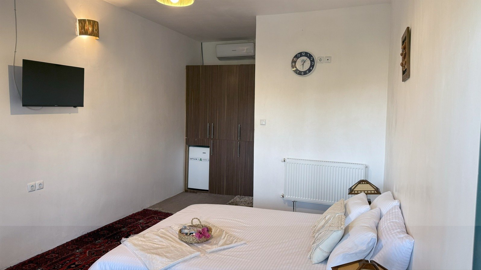 بومگردی هستی - واحد شوروم