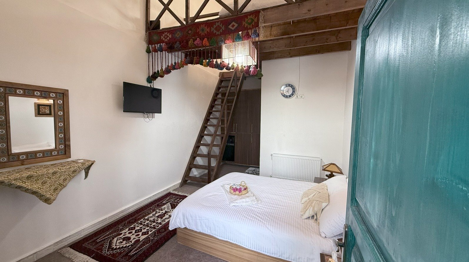 هستی - واحد شاهنشین 3