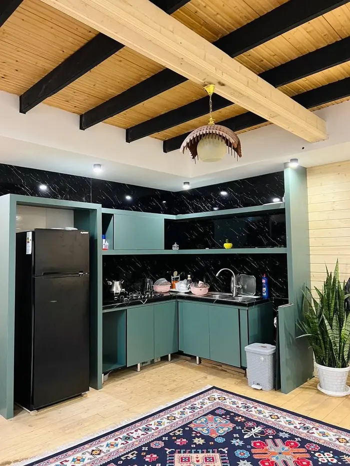 کلبه سه خوابه چوبی دوبلکس بنفشه - آشپزخانه