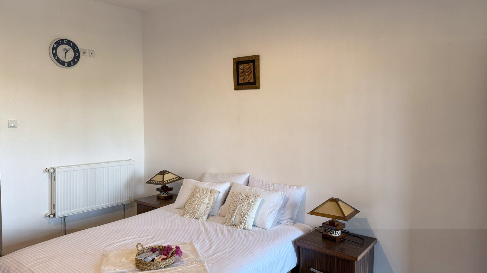 هستی - واحد شوروم