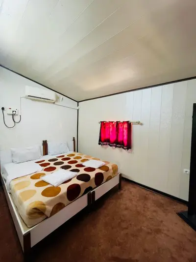 بومگردی یک خوابه پازاررند زرشکی