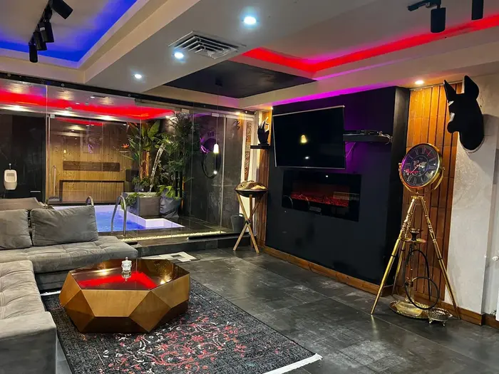 آپارتمان یک خوابه استخردار آبگرم سی دستگاه پونک