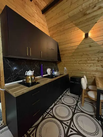 کلبه دوخوابه جکوزی دار شمعدونی