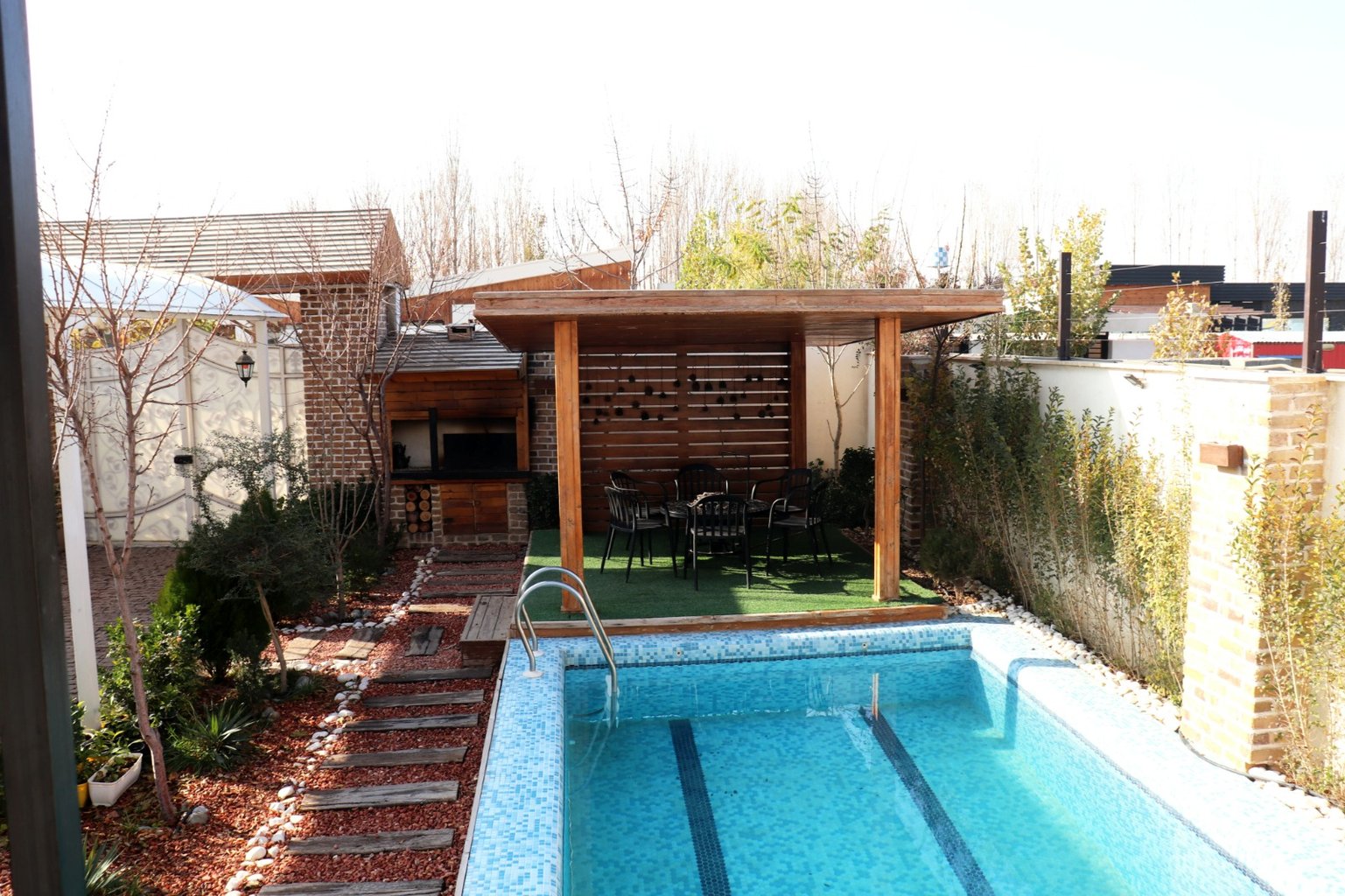 ویلا دوخوابه استخردار آبگرم آرین 2