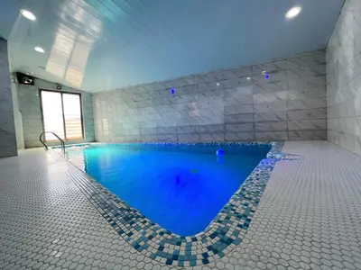 ویلا سه خوابه استخردار آبگرم سفید