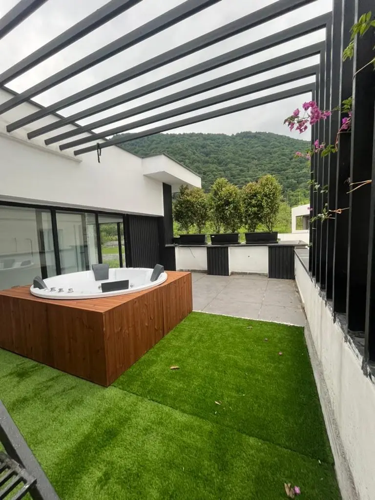 ویلا سه خوابه استخردار آبگرم بلک اند وایت