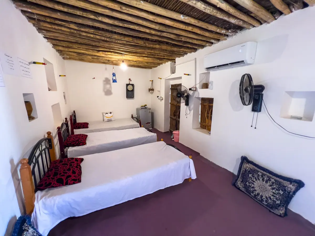 بوم گردی ناخدا علی - واحد گل یاس