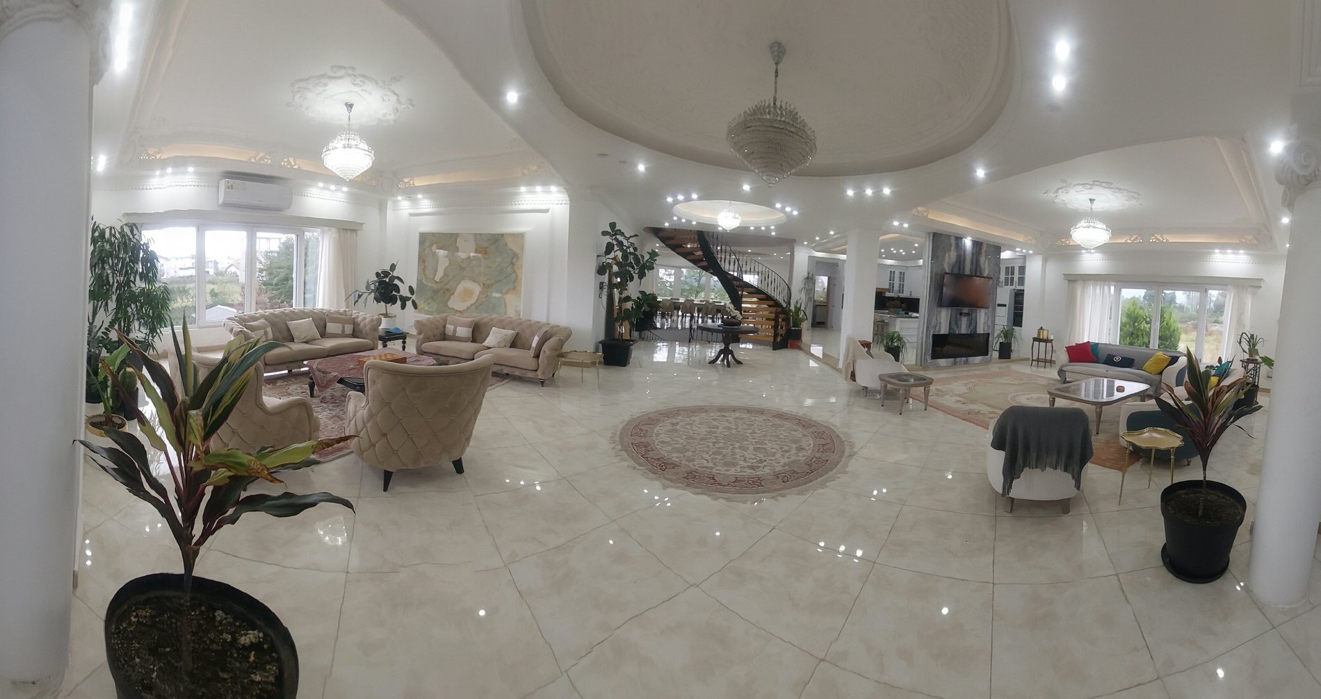 ویلا چهارخوابه عمارت استخردار آبگرم کندلوس شمالی